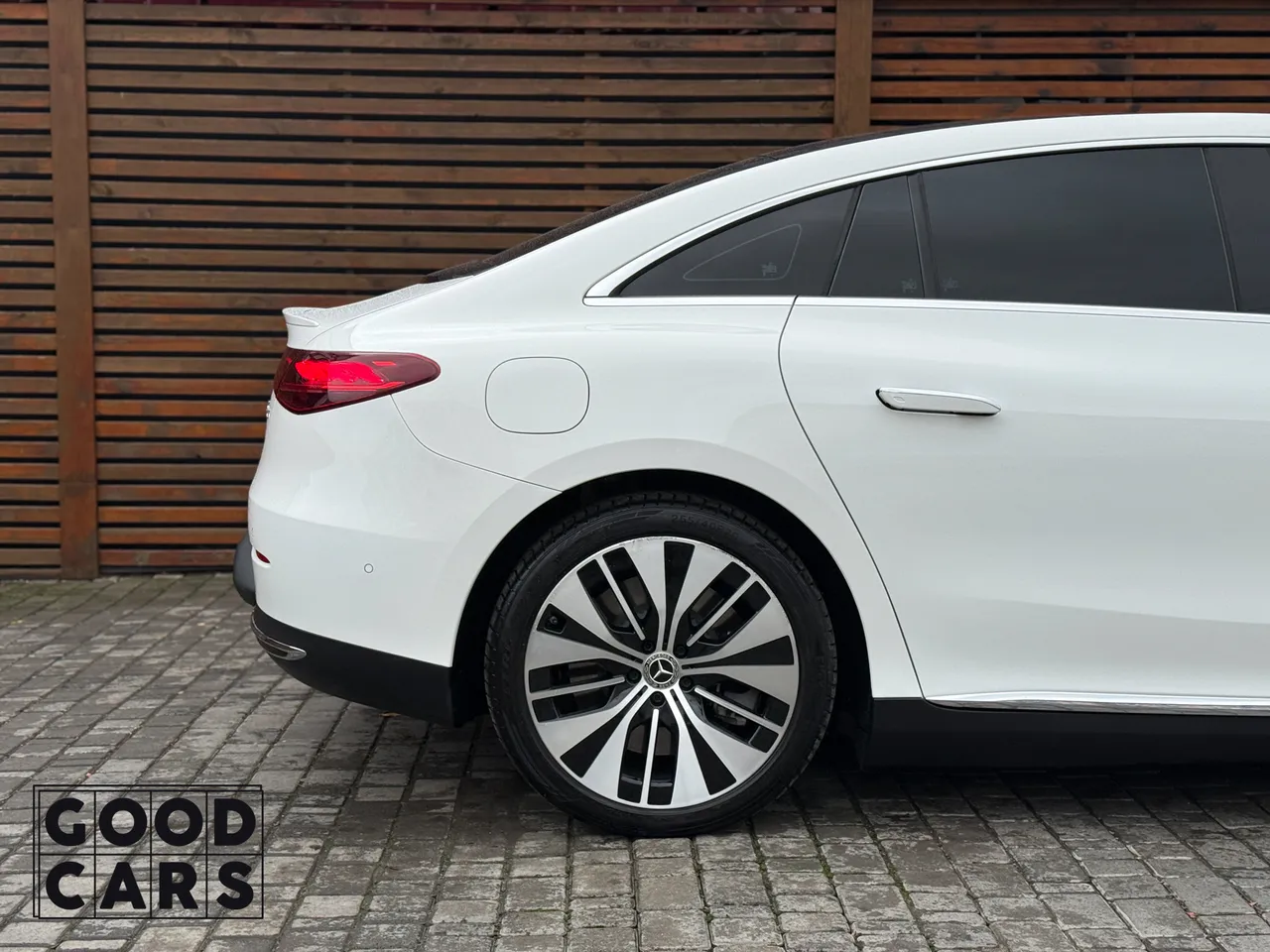 Mercedes-Benz EQE - фото 13