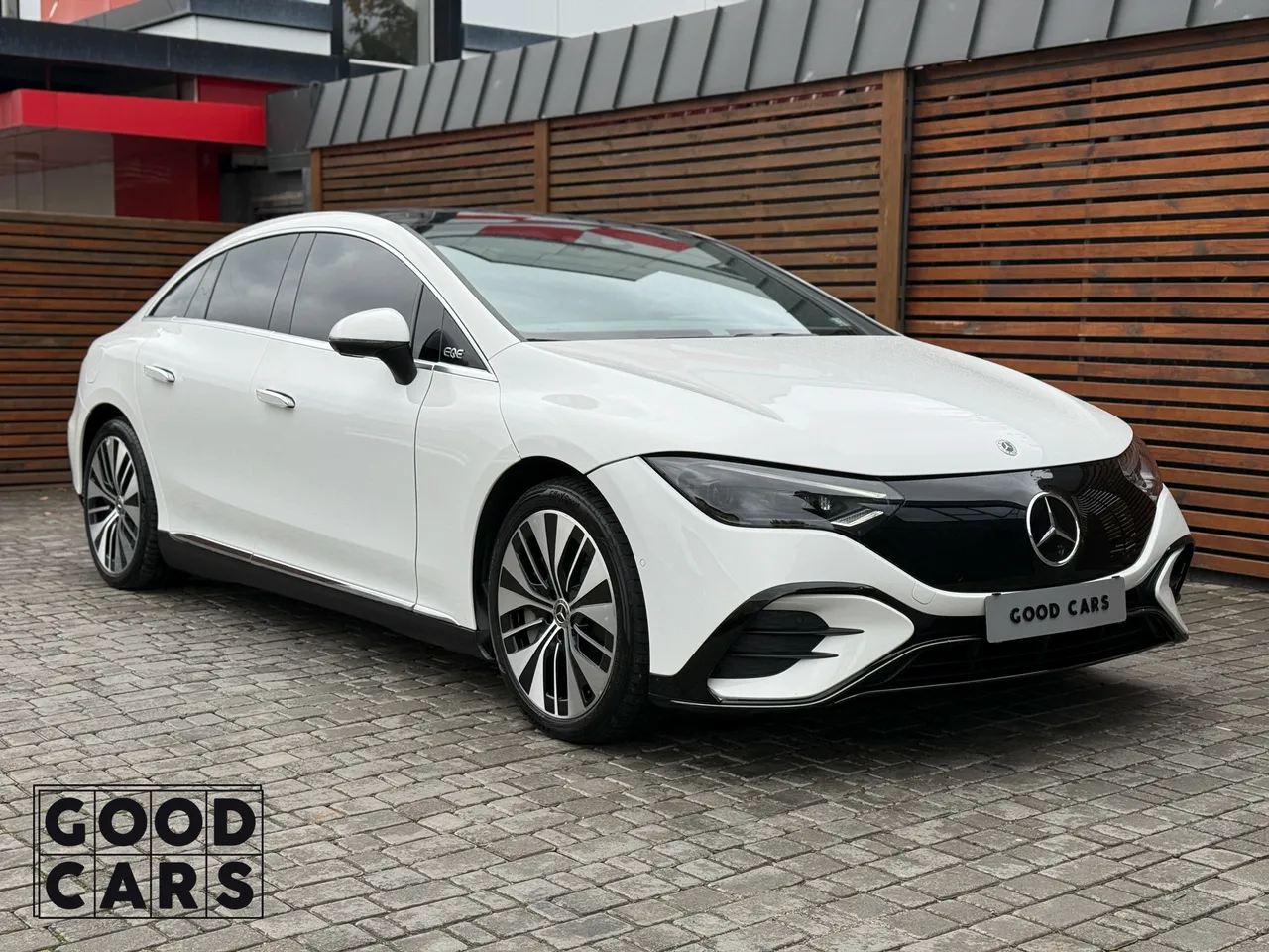 Mercedes-Benz EQE - фото 9