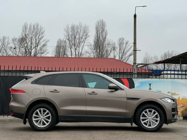 Jaguar F-Pace - фото 4
