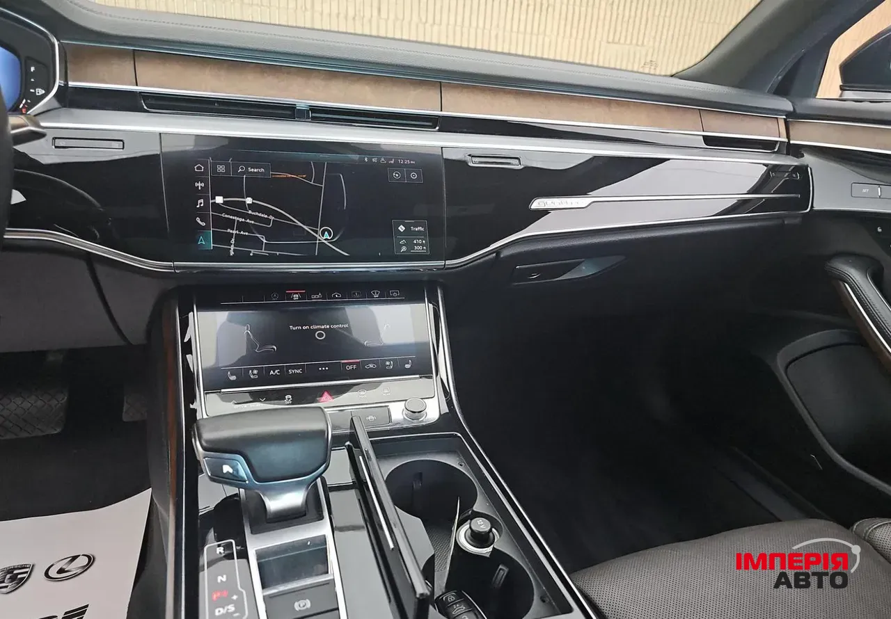 Audi A8 - фото 9