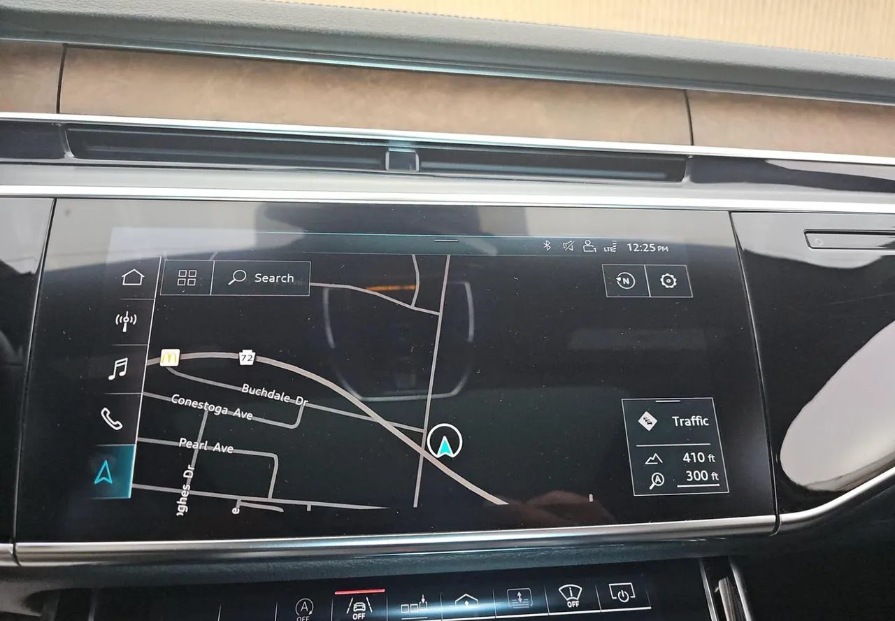 Audi A8 - фото 8