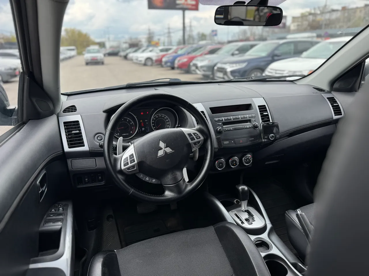 Mitsubishi Outlander - фото 9