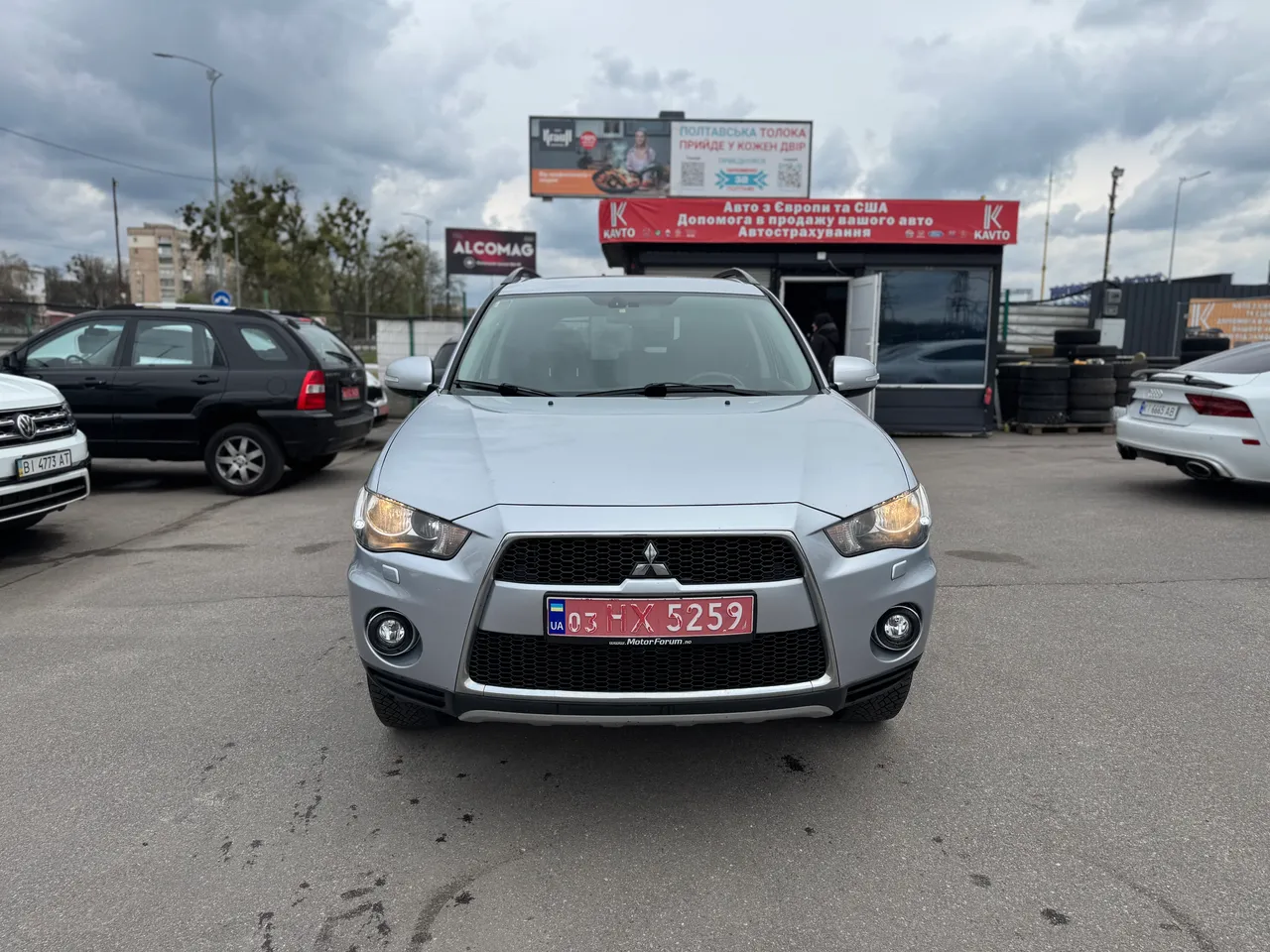 Mitsubishi Outlander - фото 2