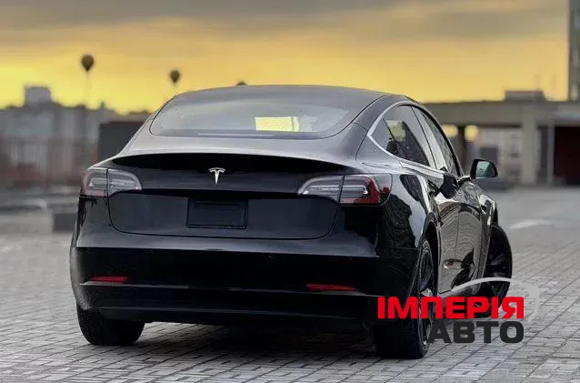 Tesla Model 3 - фото 8
