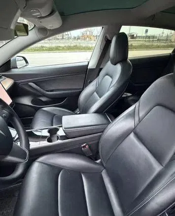 Tesla Model 3 - фото 10