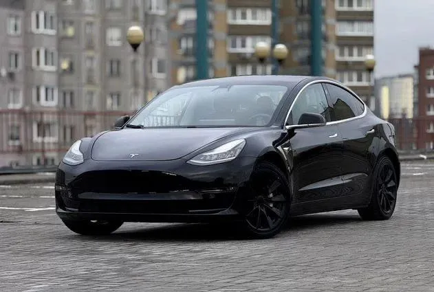 Tesla Model 3 - фото 2