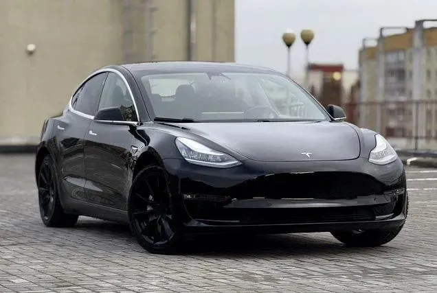 Tesla Model 3 - фото 4