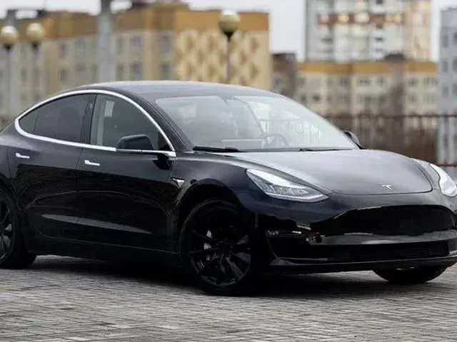 Tesla Model 3 - фото 5