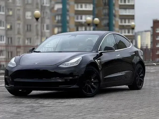 Tesla Model 3 - фото 2