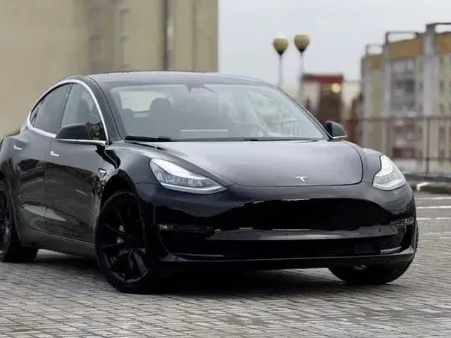 Tesla Model 3 - фото 4