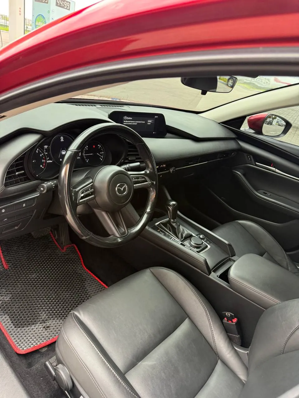 Mazda 3 - фото 4