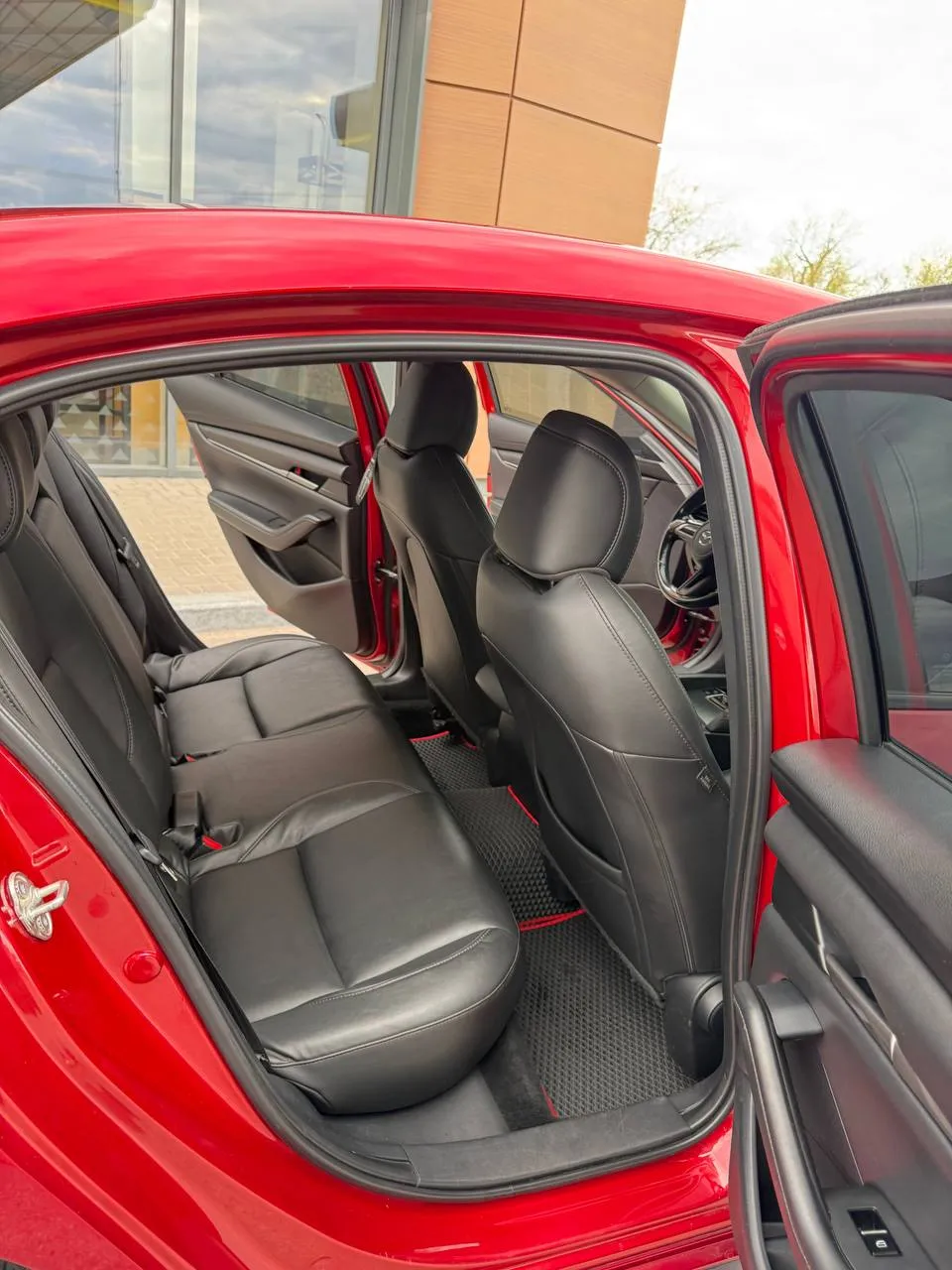 Mazda 3 - фото 5