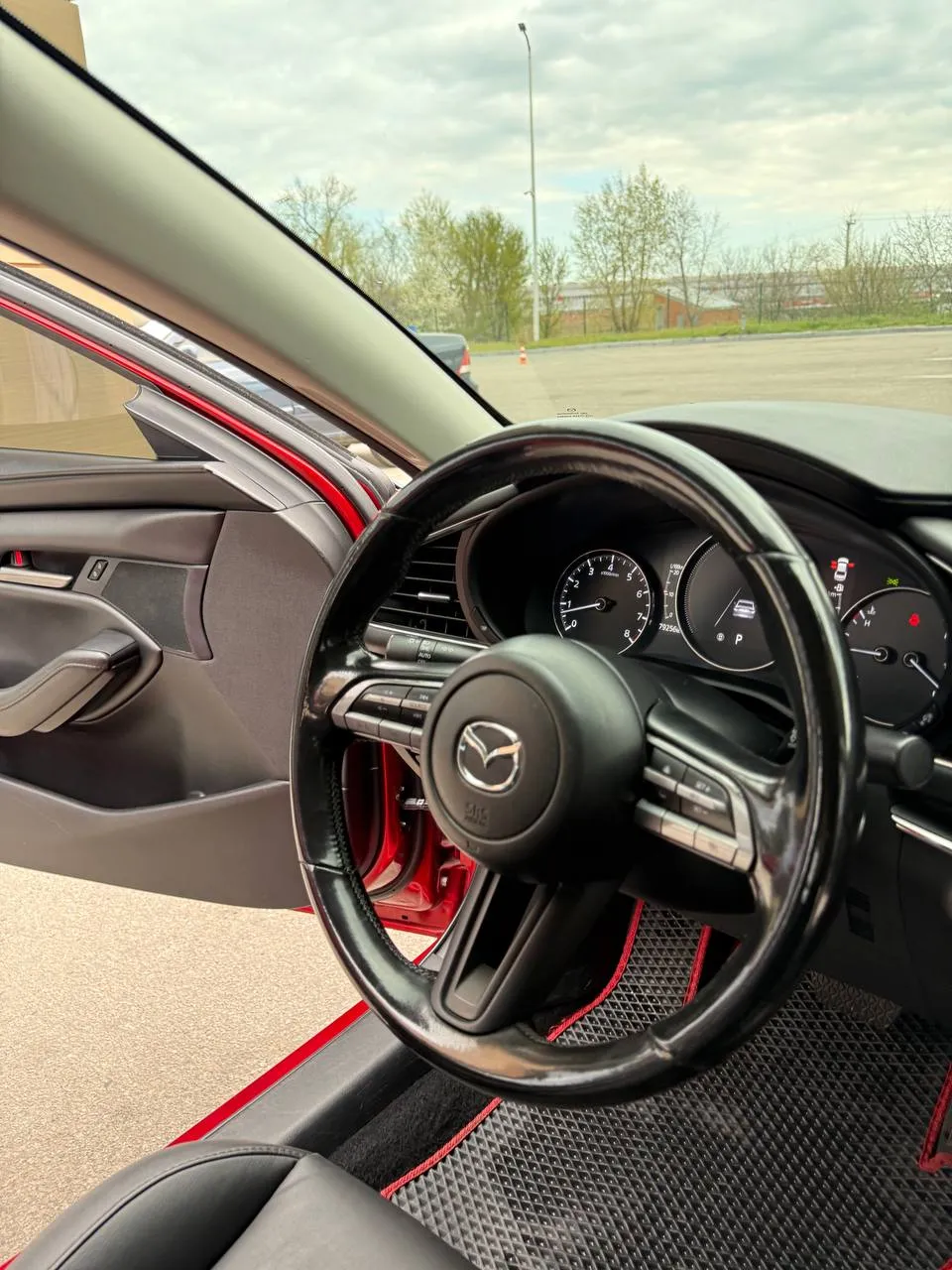 Mazda 3 - фото 6