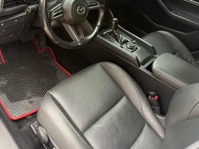 Mazda 3 - фото 4