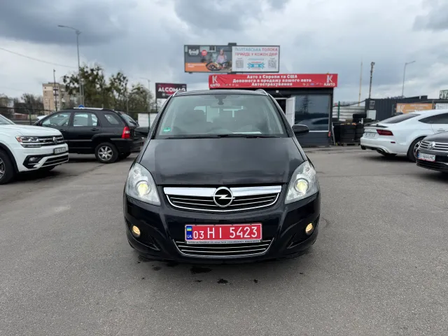 Opel Zafira - фото 2