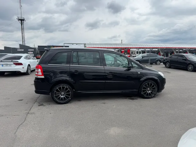 Opel Zafira - фото 3