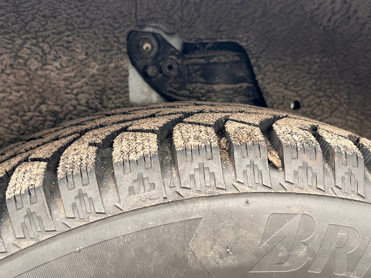 Jaguar E-Pace - фото 6