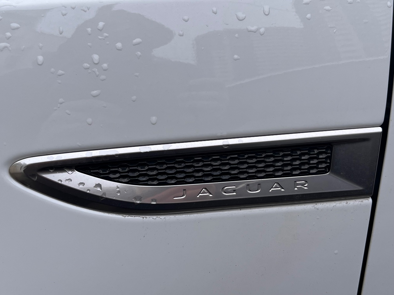 Jaguar E-Pace - фото 4