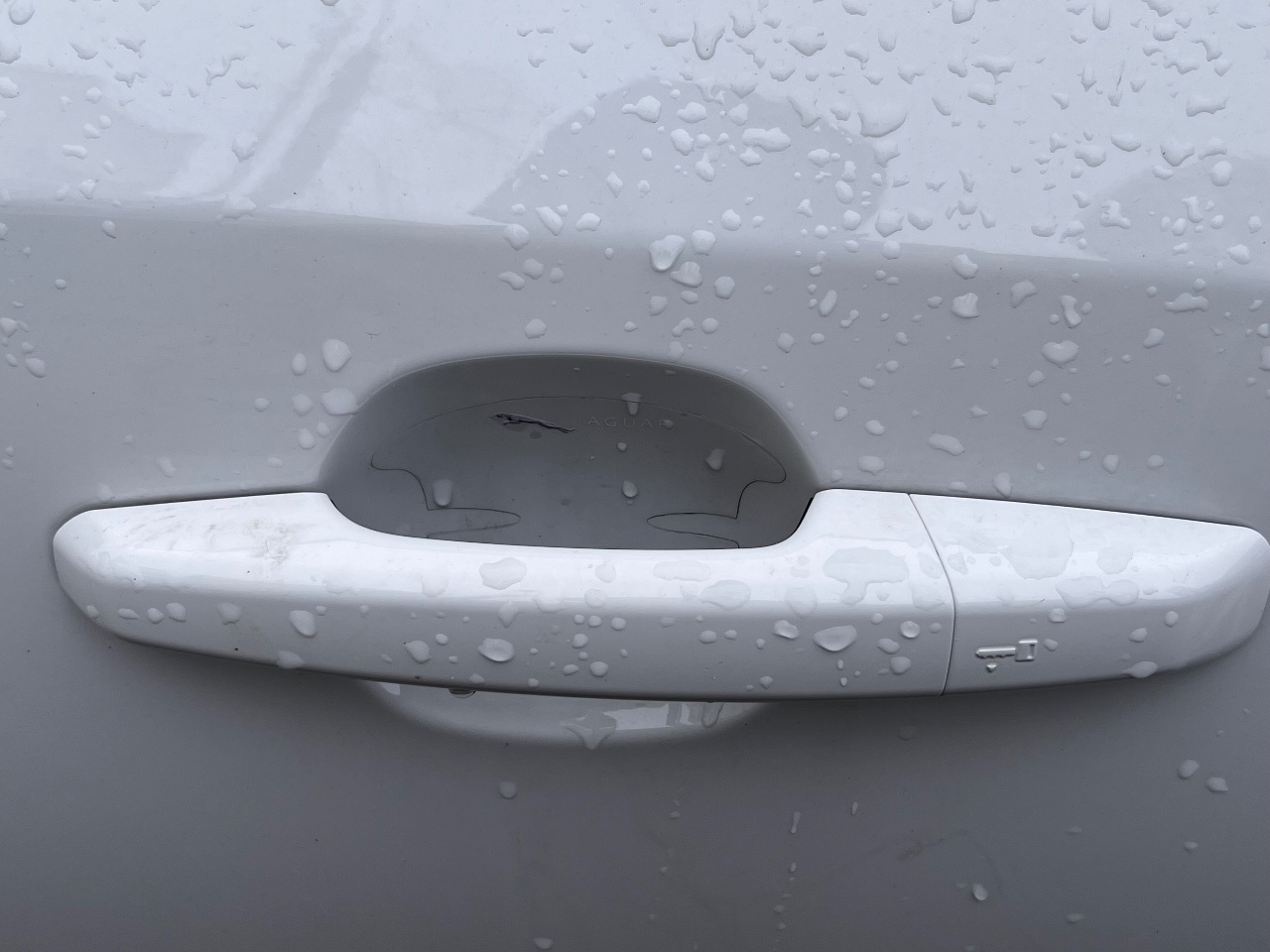 Jaguar E-Pace - фото 3