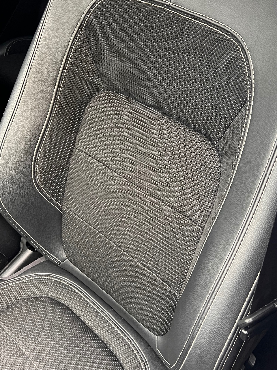 Jaguar E-Pace - фото 13