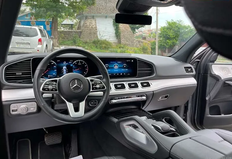 Mercedes-Benz GLE - фото 10