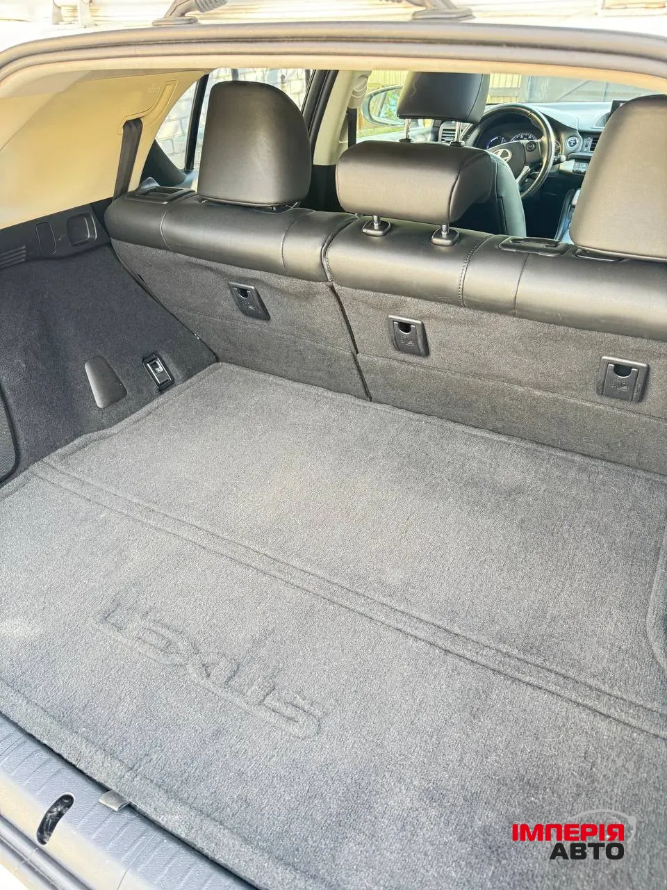 Lexus CT - фото 12