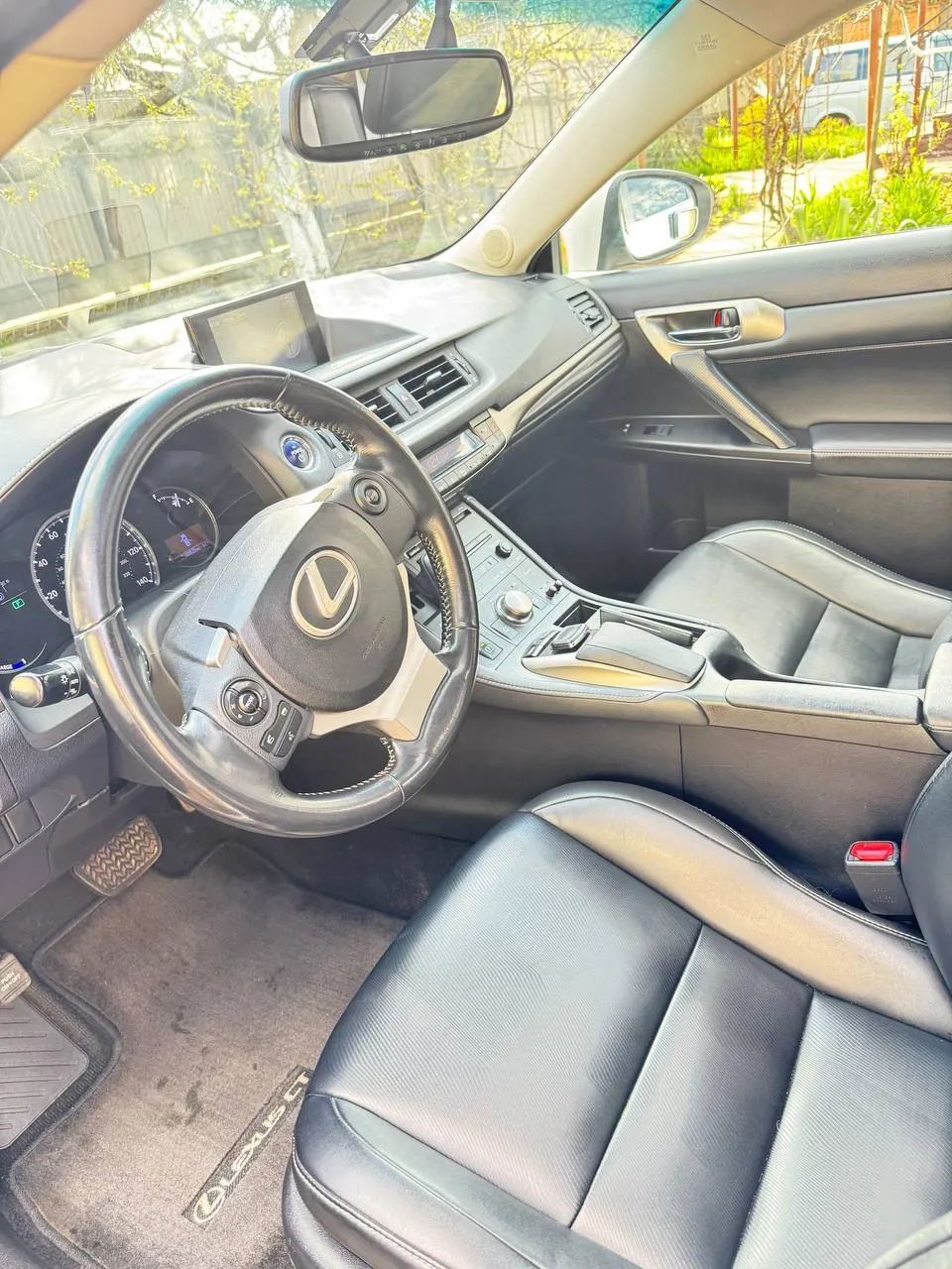 Lexus CT - фото 5