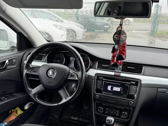 Skoda Superb - фото 3