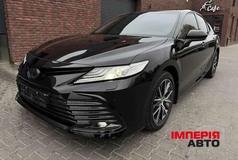 Toyota Camry - фото 3