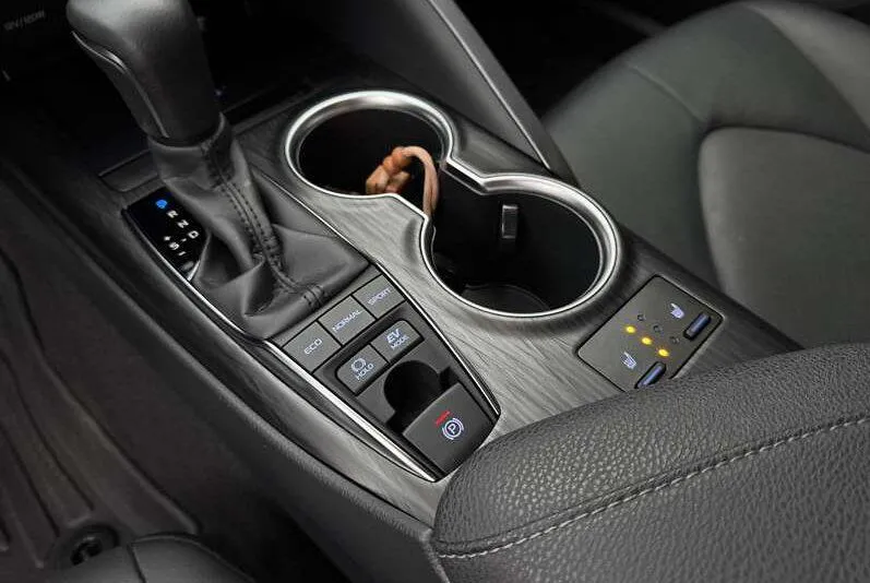 Toyota Camry - фото 9