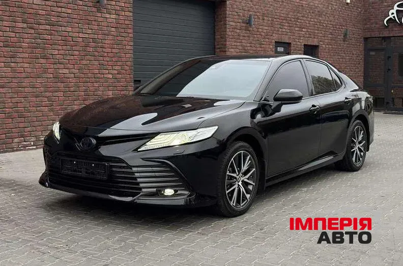 Toyota Camry - фото 2