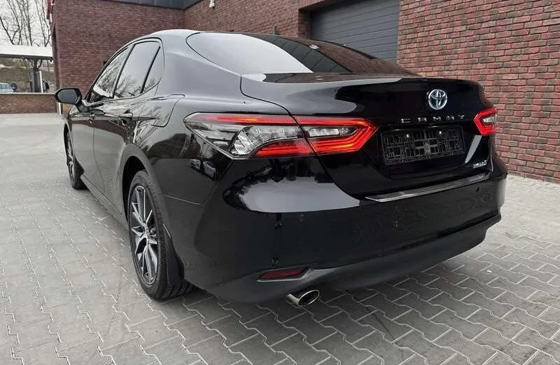 Toyota Camry - фото 6