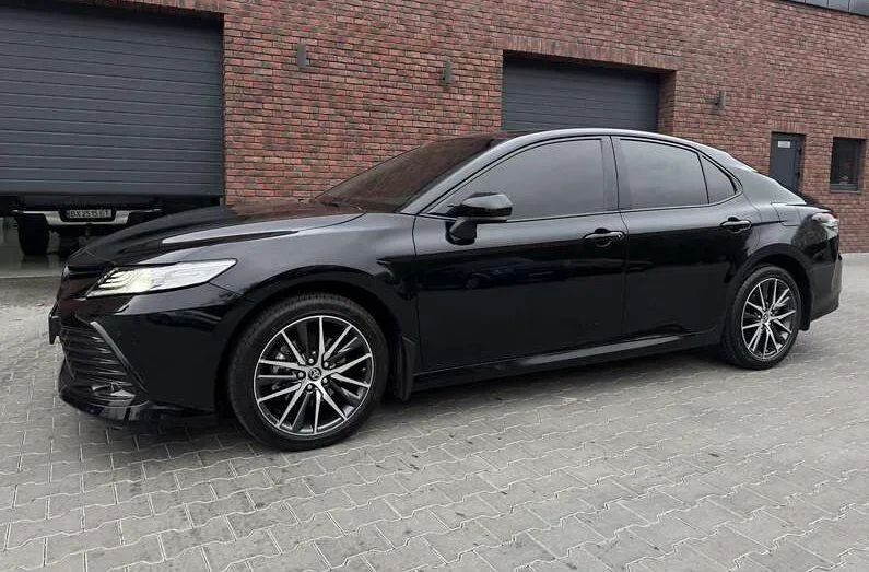 Toyota Camry - фото 4