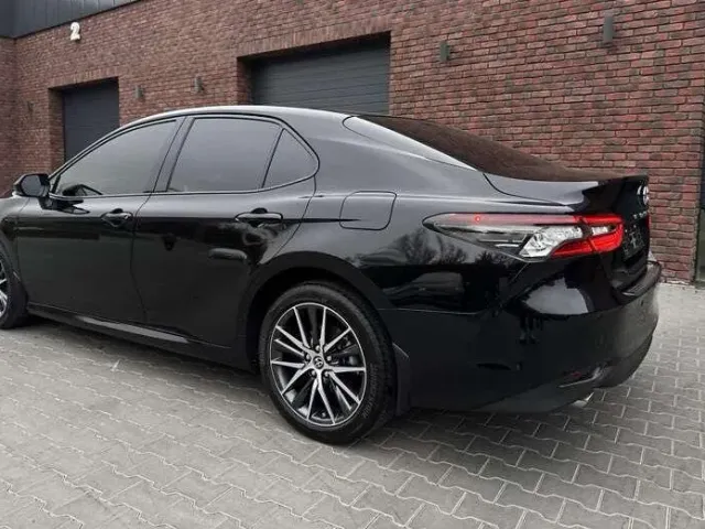 Toyota Camry - фото 5