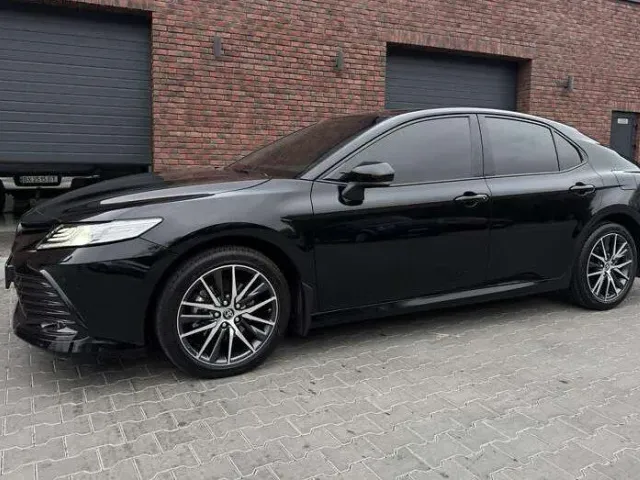 Toyota Camry - фото 4