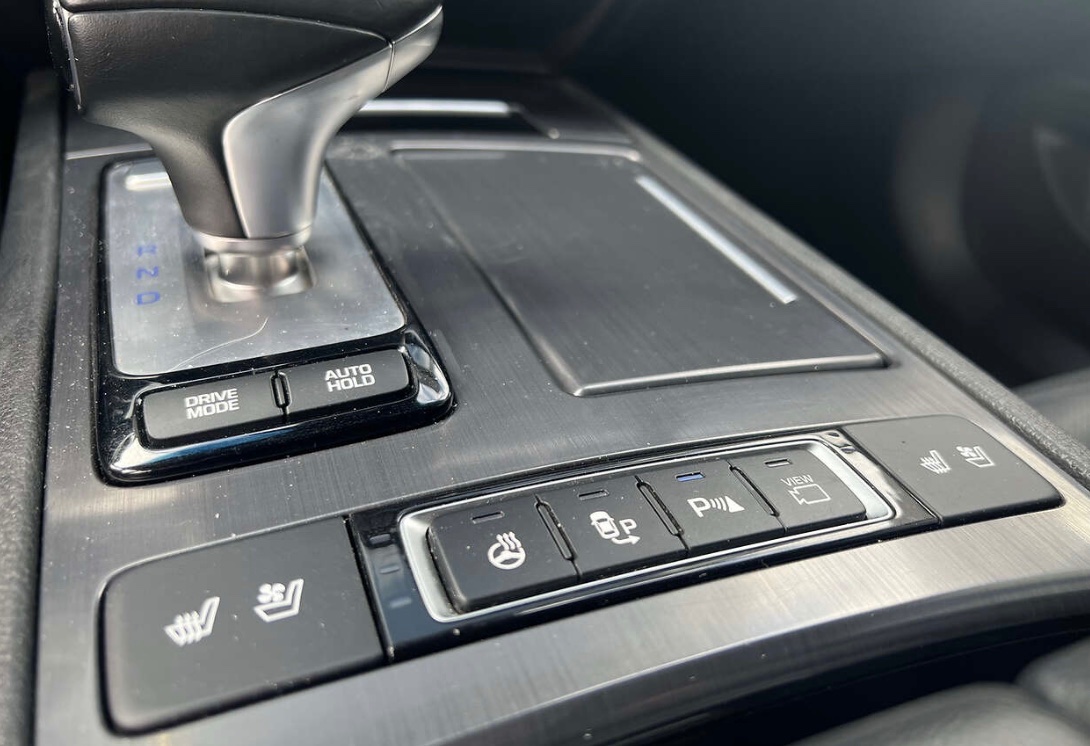 Hyundai Genesis - фото 14