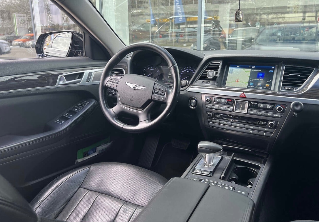 Hyundai Genesis - фото 18