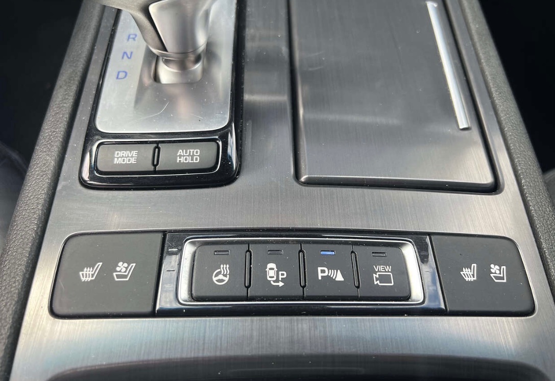 Hyundai Genesis - фото 29