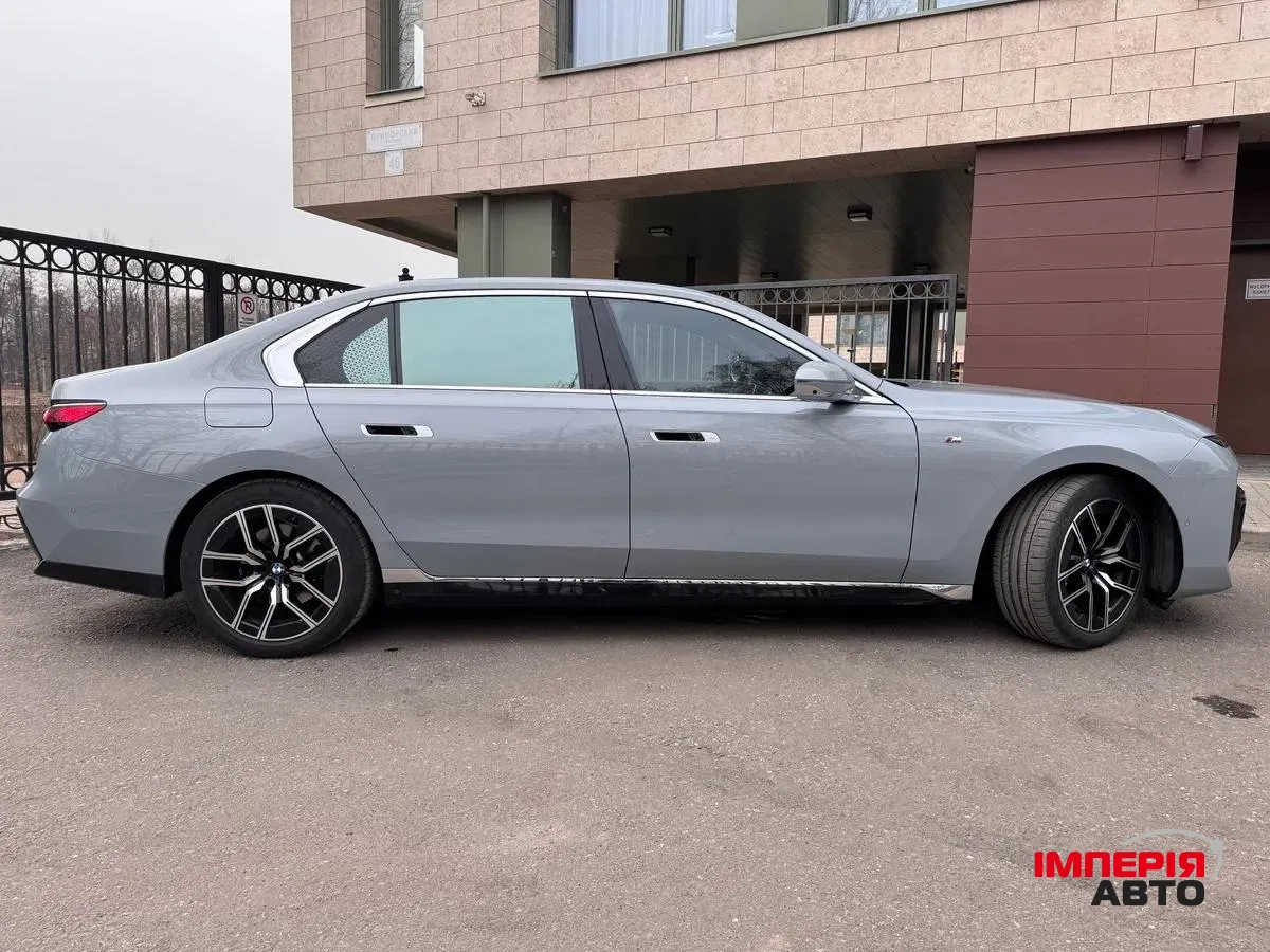 BMW 7 серії - фото 5