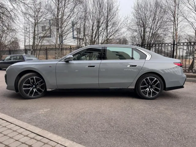 BMW 7 серії - фото 3