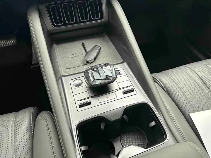 BYD Song L - фото 13