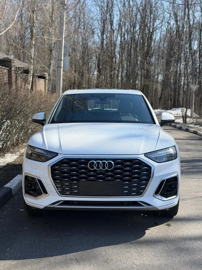 Audi Q5 Sportback - фото 1