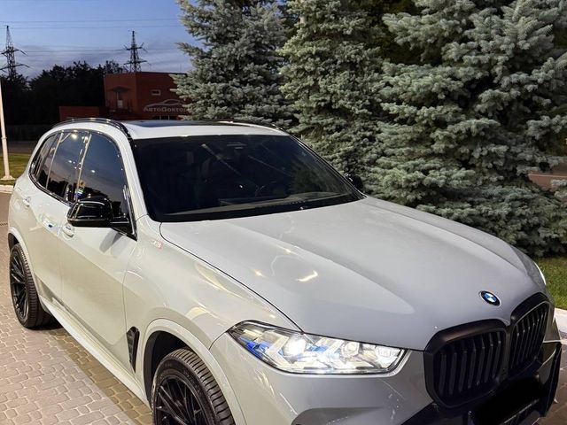 BMW X5 - фото 2