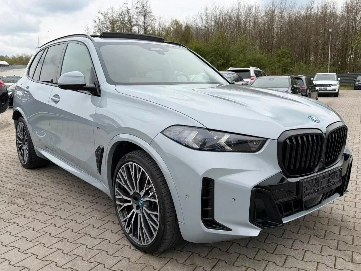 BMW X5 - фото 1