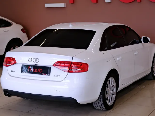 Audi A4 - фото 5