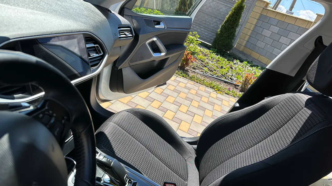 Peugeot 308 - фото 11