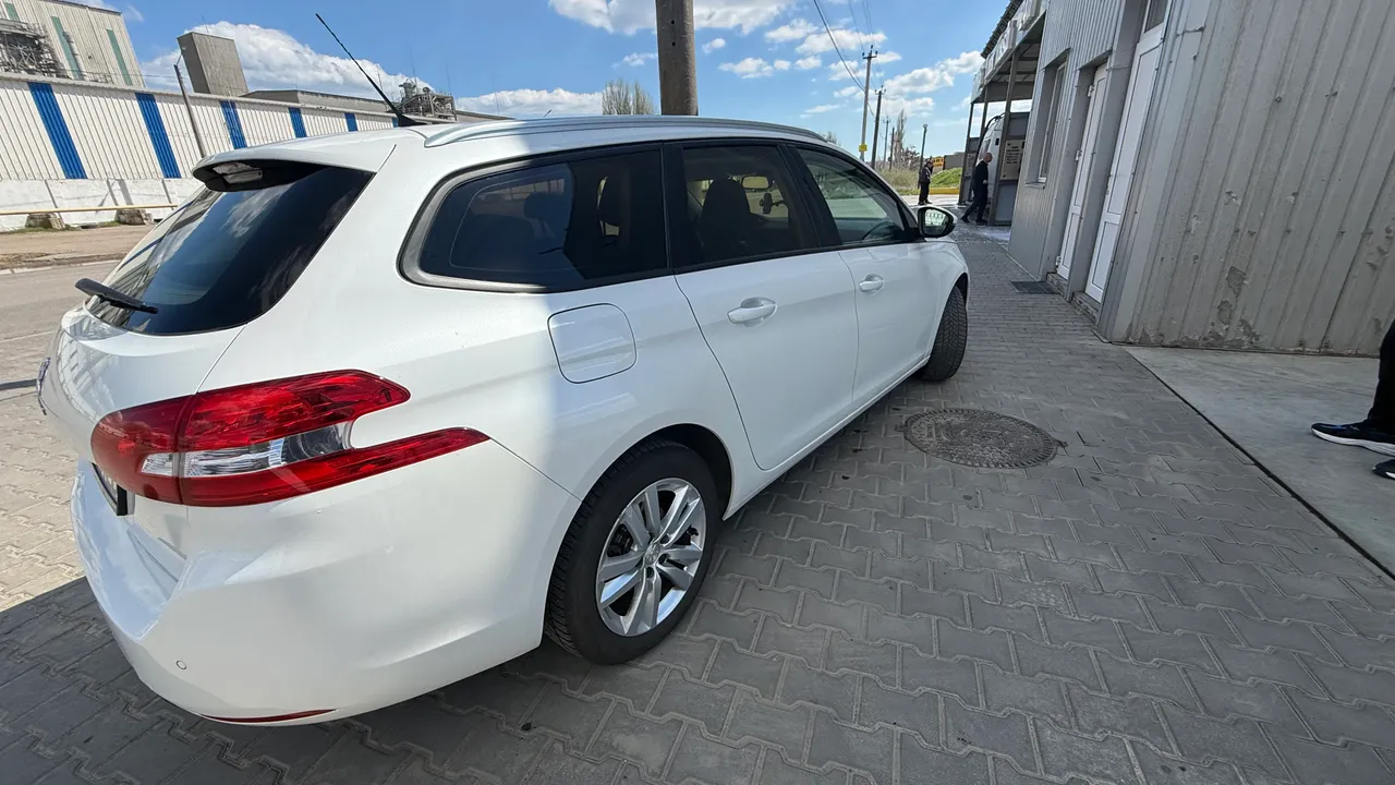 Peugeot 308 - фото 4