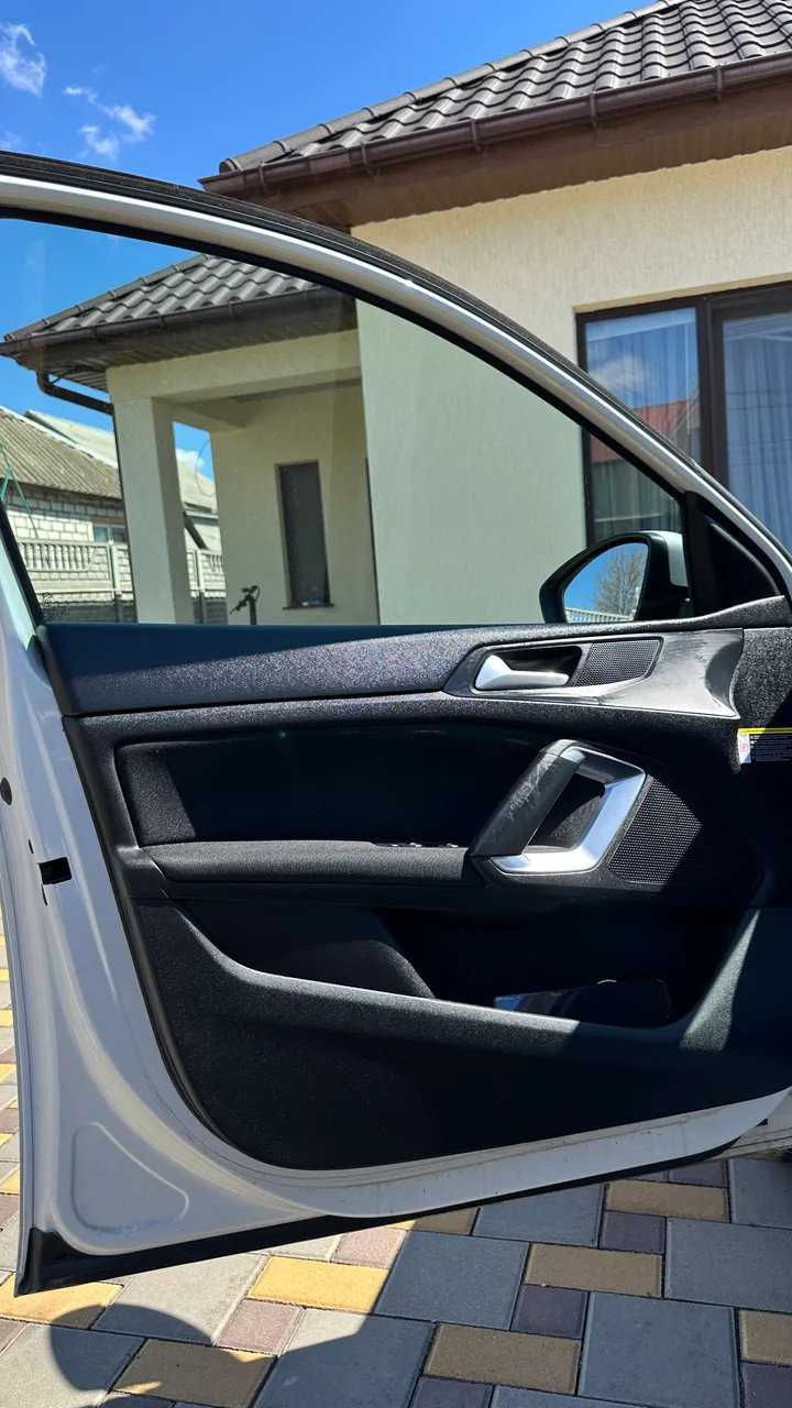Peugeot 308 - фото 8