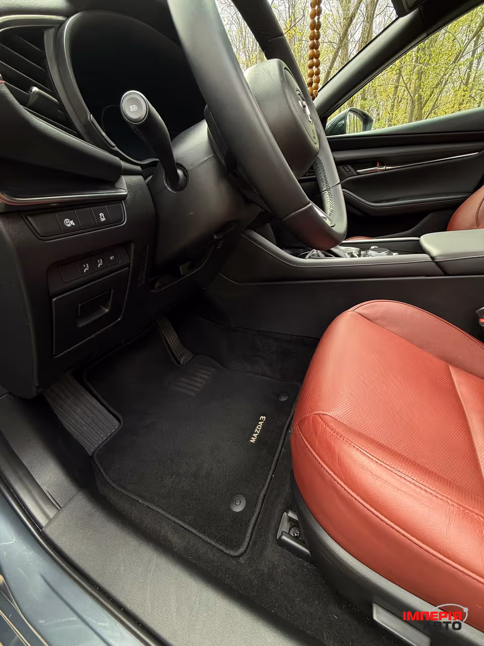 Mazda 3 - фото 7