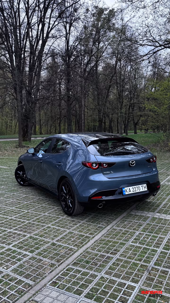 Mazda 3 - фото 2